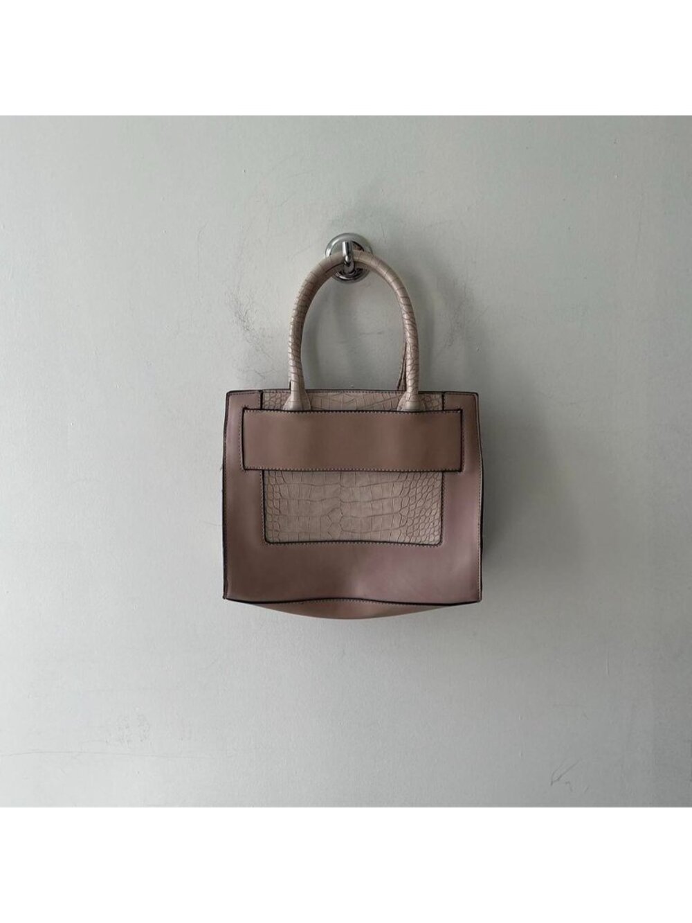 Light Pink / Pink “Bizou” Y2K Faux Leather / Crocodile Skin Hand Bag / Purse